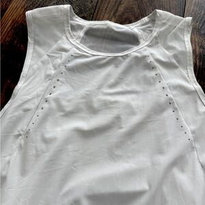 LULULEMON WHITE TANK SIZE 8